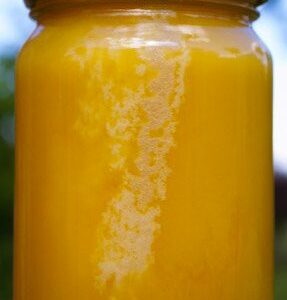 Miel cruda de abeja, producción en Pichincha